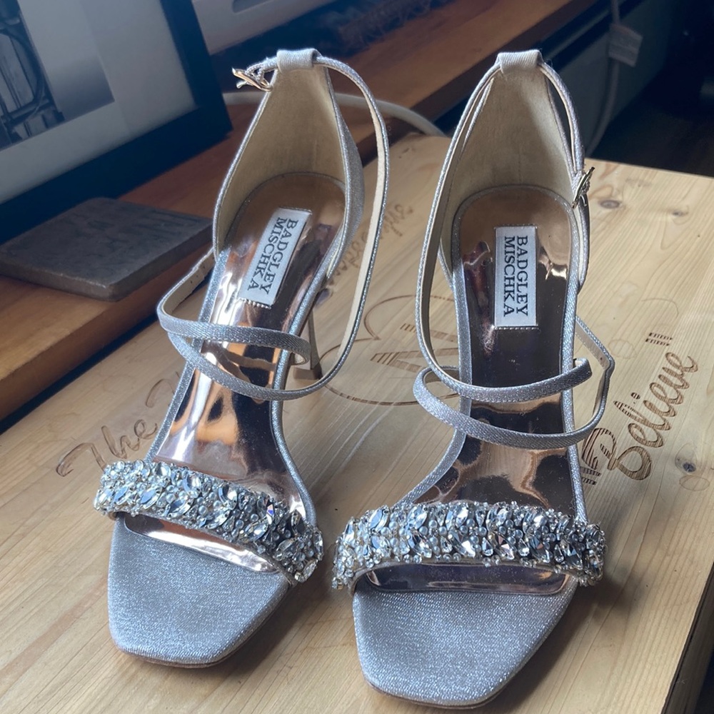 Badgley mischka evening heels